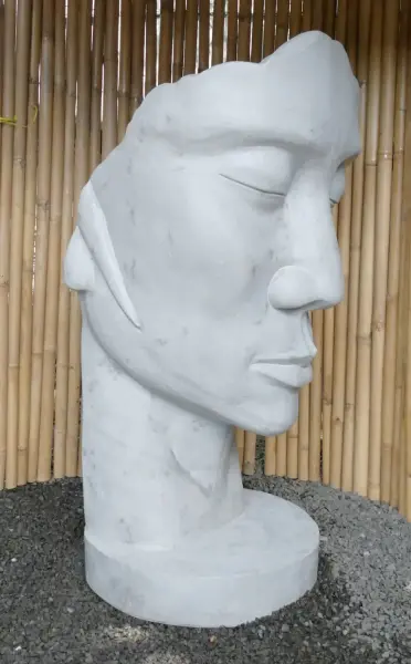 Product image of the product “Mask Human 01 (inclined to the right) original by the artist - 150m height ”